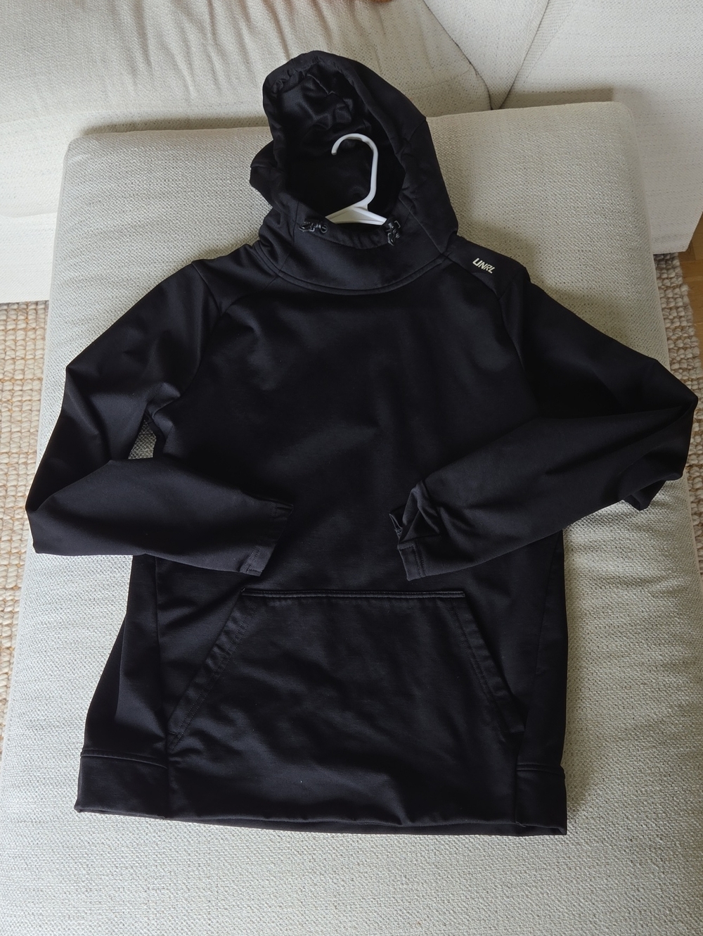 UNRL Black Crossover Hoodie II Golf Sweatshirt S EUC Gorpcore Fleece Line Sleek